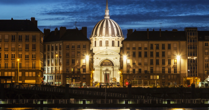 Visiter Nantes en 3 jours avec la flotte de DSA : des berlines de luxe au bus haut de gamme 50 places.