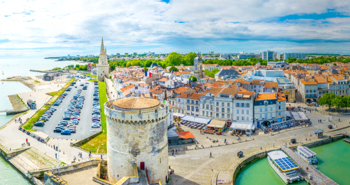 Tourisme La Rochelle : transport en bus haut de gamme avec Driver Service Agency